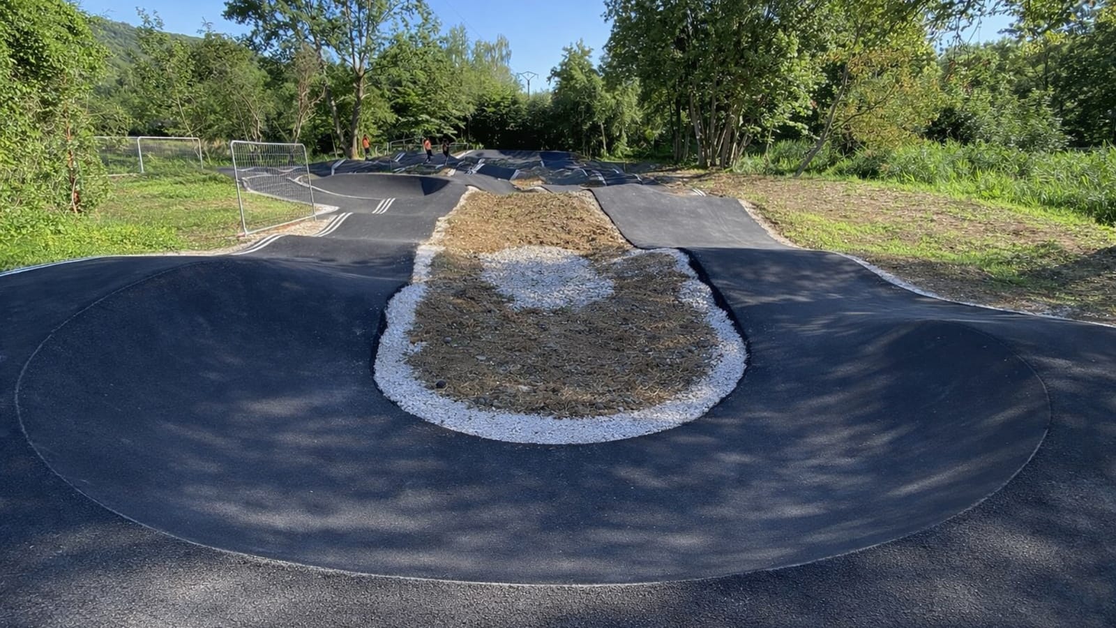 pumptrack Ancy-Dornot vue générale piste enrobé Moselle