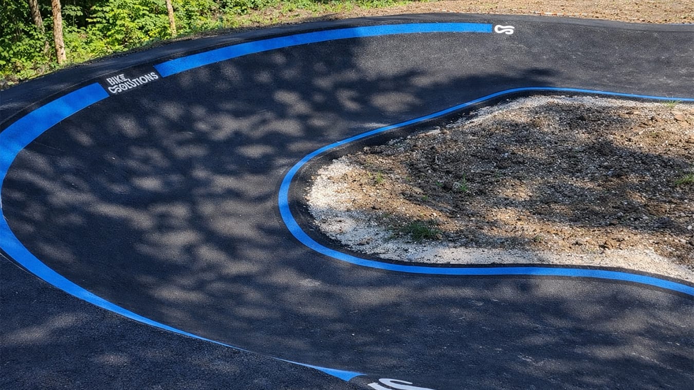 virage relevé pumptrack Ancy-Dornot enrobé technique