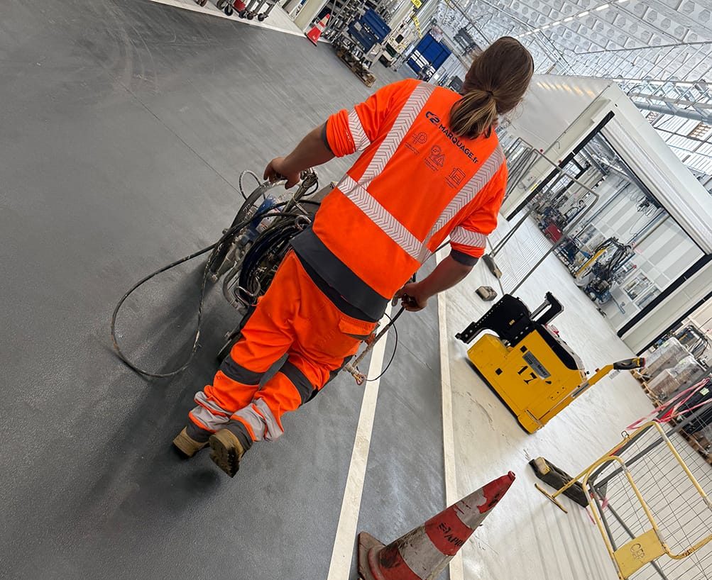 Application de marquage au sol pour-organisation des flux en site industriel