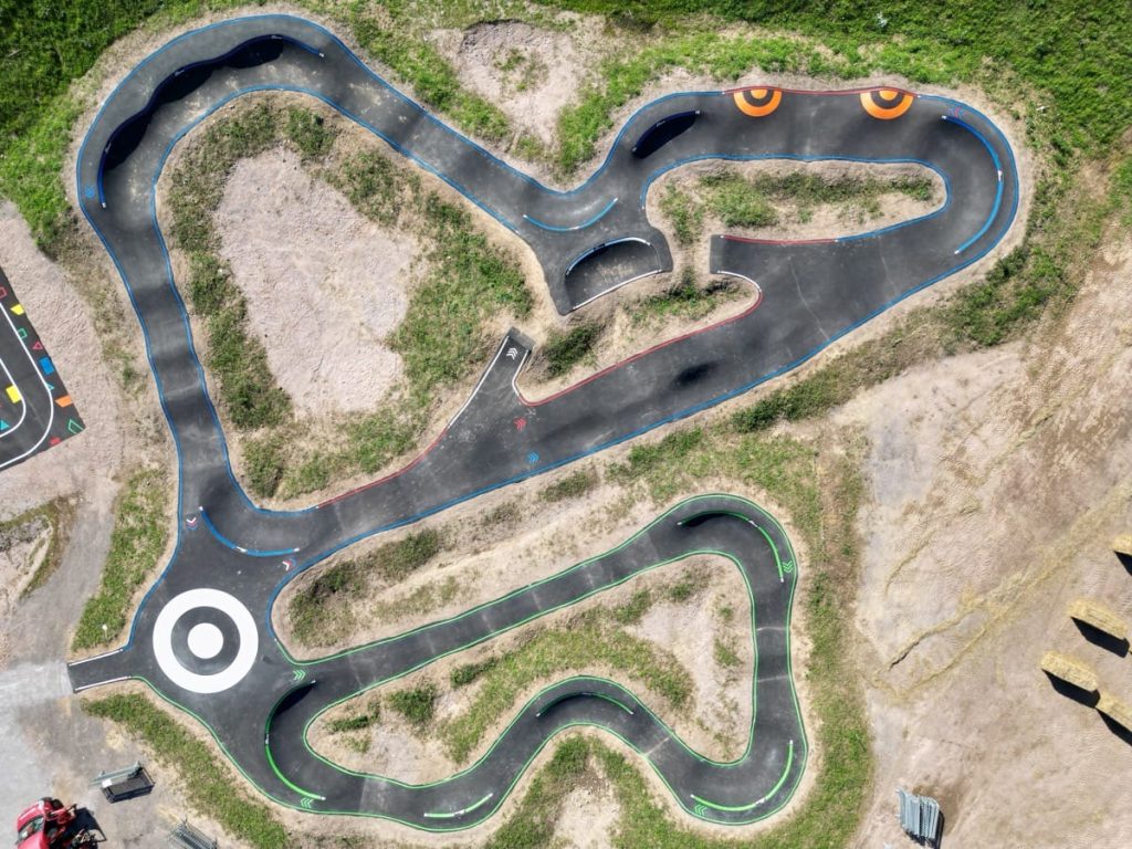 Pumptrack de Saint-Nabord dans les Vosges – vue aérienne