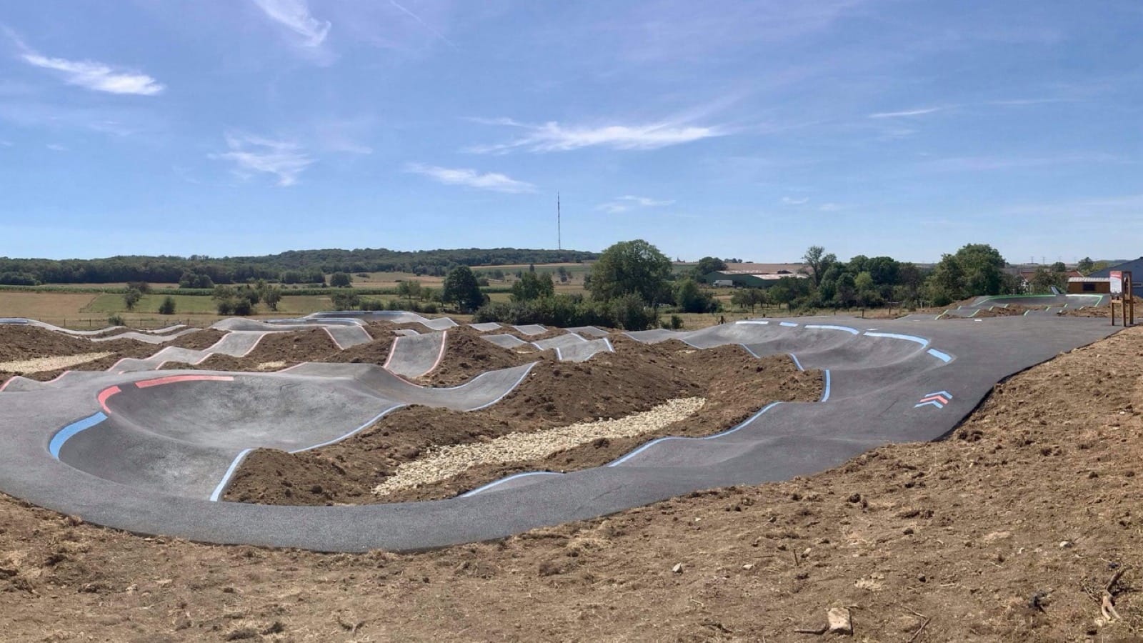 tracé pumptrack Metzeresche pistes niveaux enrobé