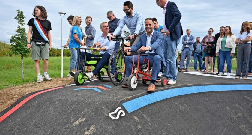 pumptrack équipement sportif intergénérationnel