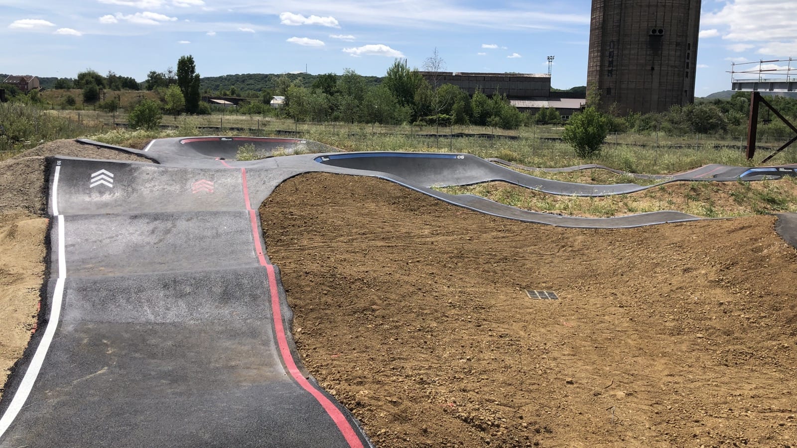 Pumptrack de Amnéville-Rombas (57) - Réalisation C2 MARQUAGE