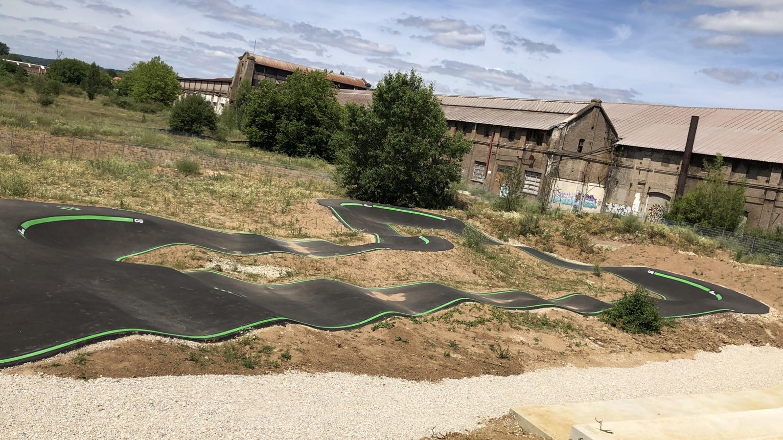 Pumptrack de Amnéville-Rombas (57) - Réalisation C2 MARQUAGE