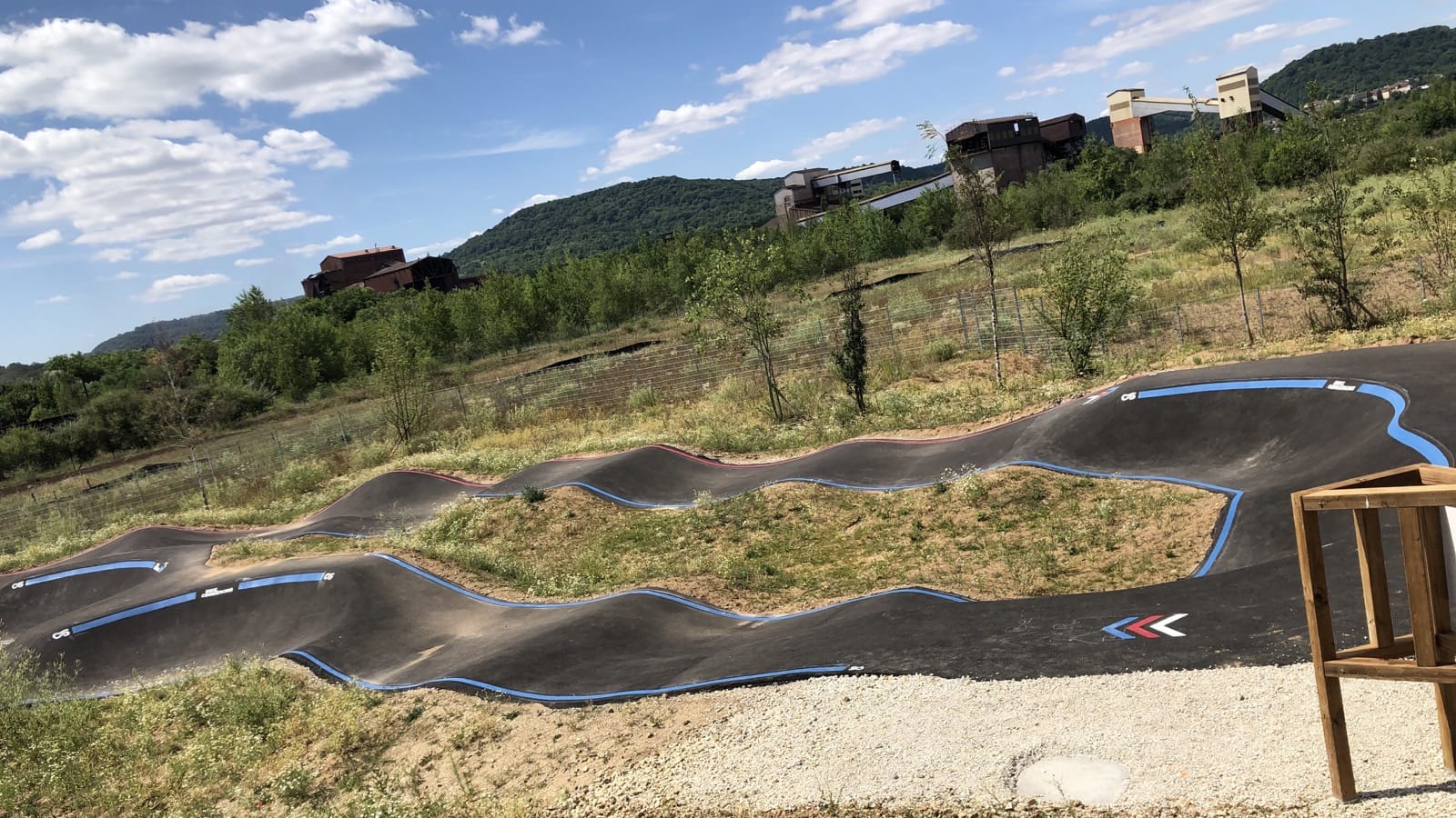 Pumptrack de Amnéville-Rombas (57) - Réalisation C2 MARQUAGE