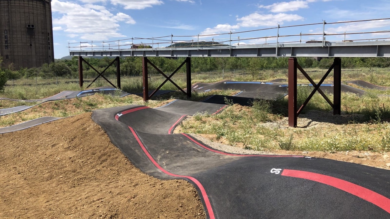 Pumptrack de Amnéville-Rombas (57) - Réalisation C2 MARQUAGE