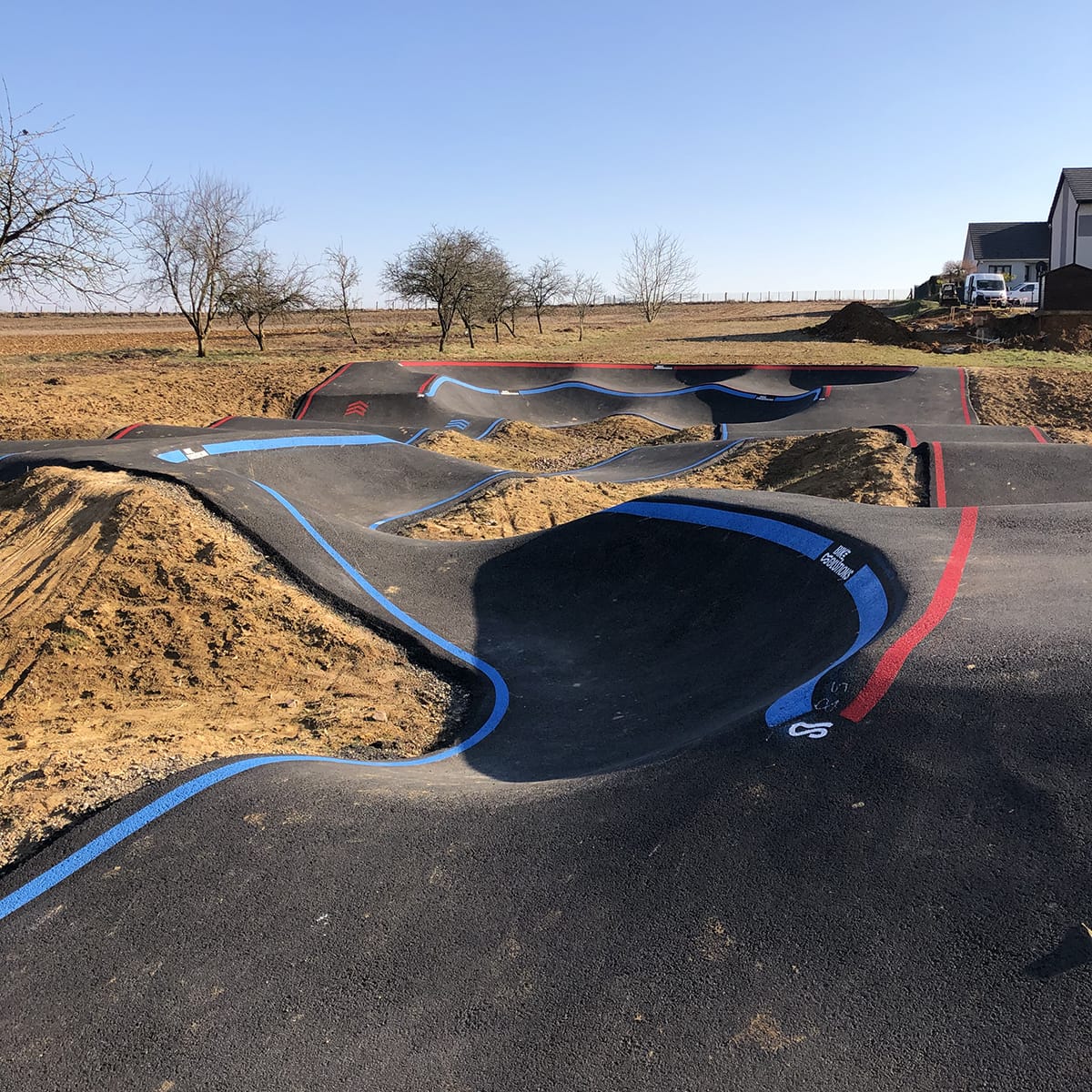 Pumptrack de Cosnes-et-Romain (54) - Réalisation C2 MARQUAGE