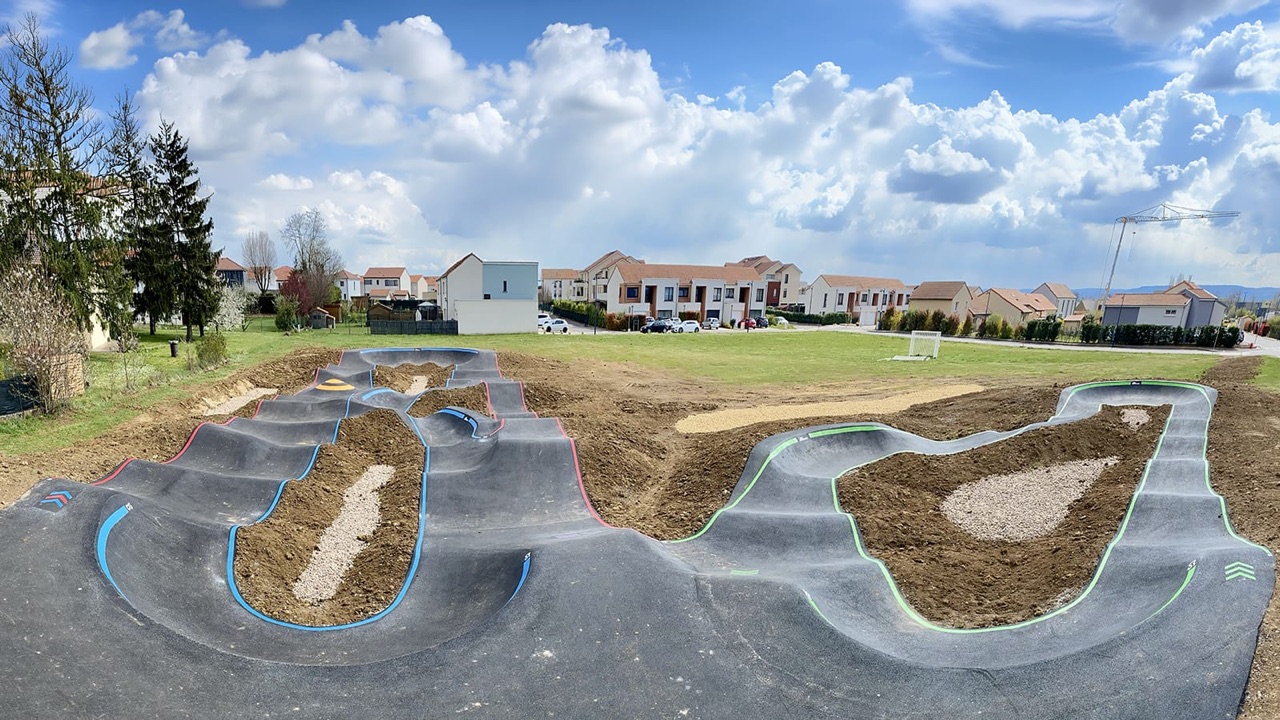 Pumptrack de Ennery (57) - Réalisation C2 MARQUAGE