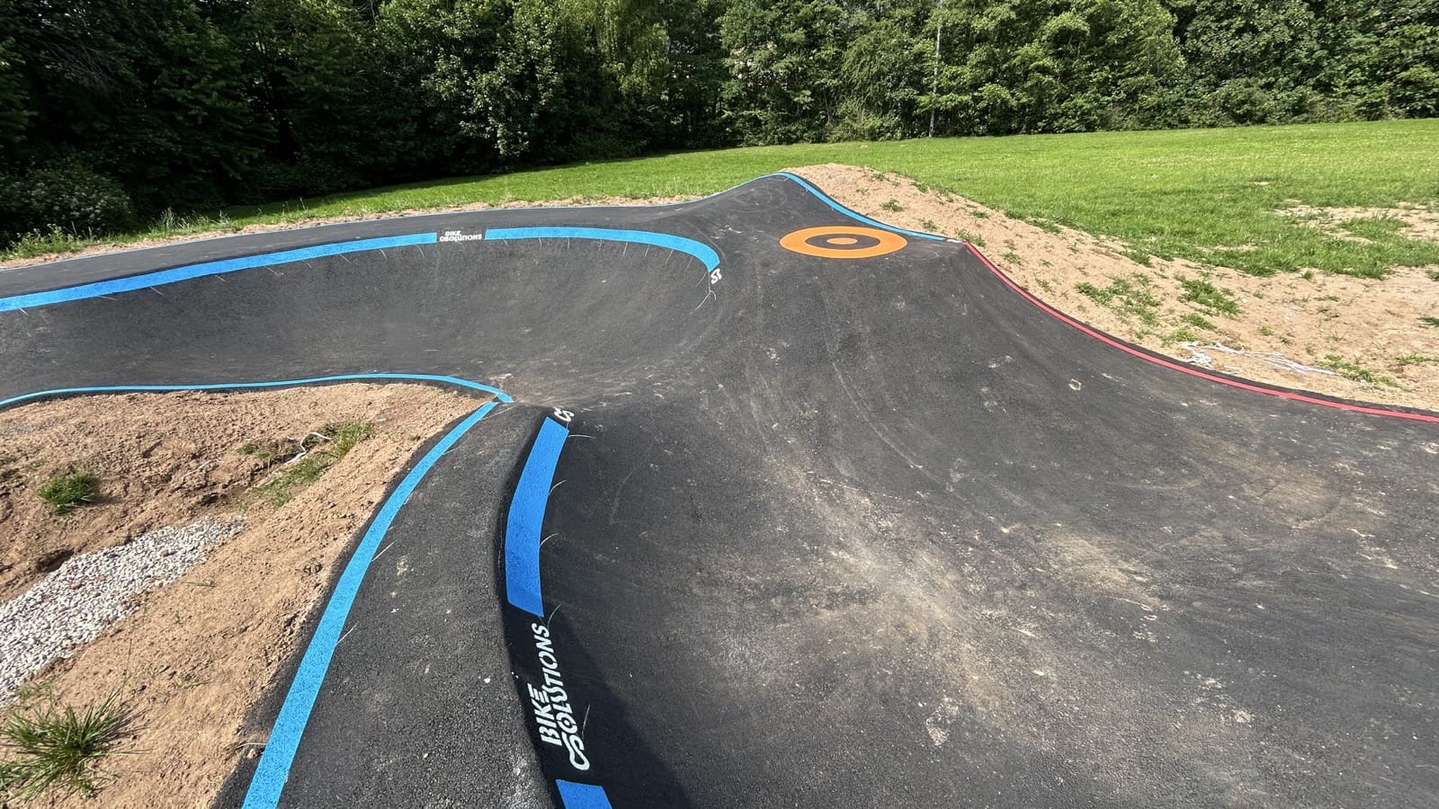 Pumptrack de Épinal (88) - Réalisation C2 MARQUAGE