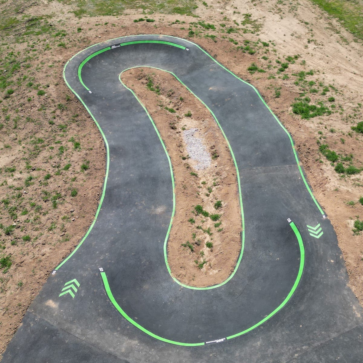 Vue aérienne de la pumptrack de Épinal (88) - Réalisation C2 MARQUAGE