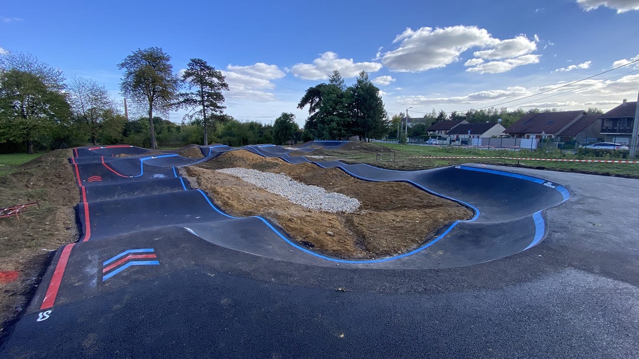 Pumptrack de Florange (57) - Réalisation C2 MARQUAGE