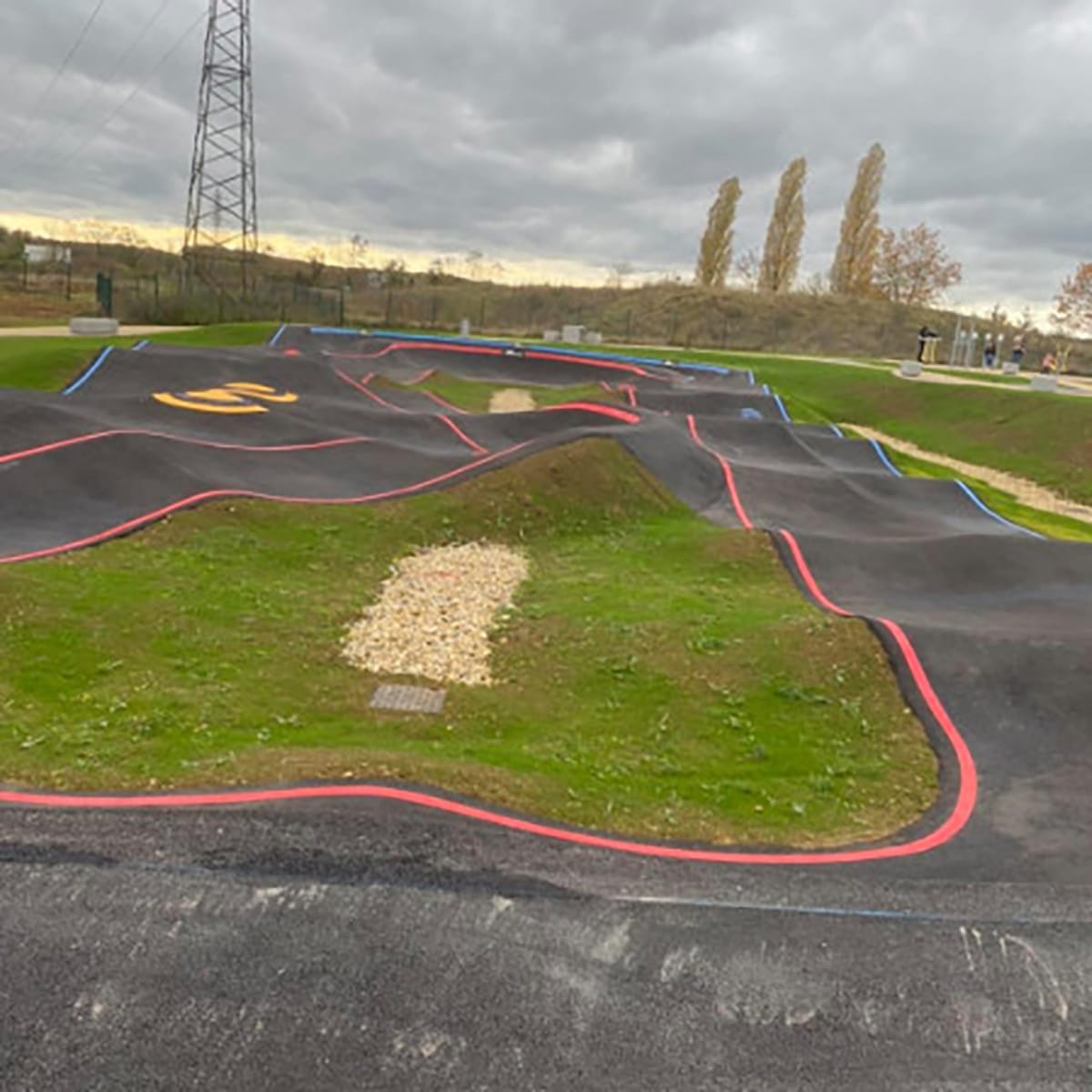 Pumptrack de Fontoy (57) - Réalisation C2 MARQUAGE