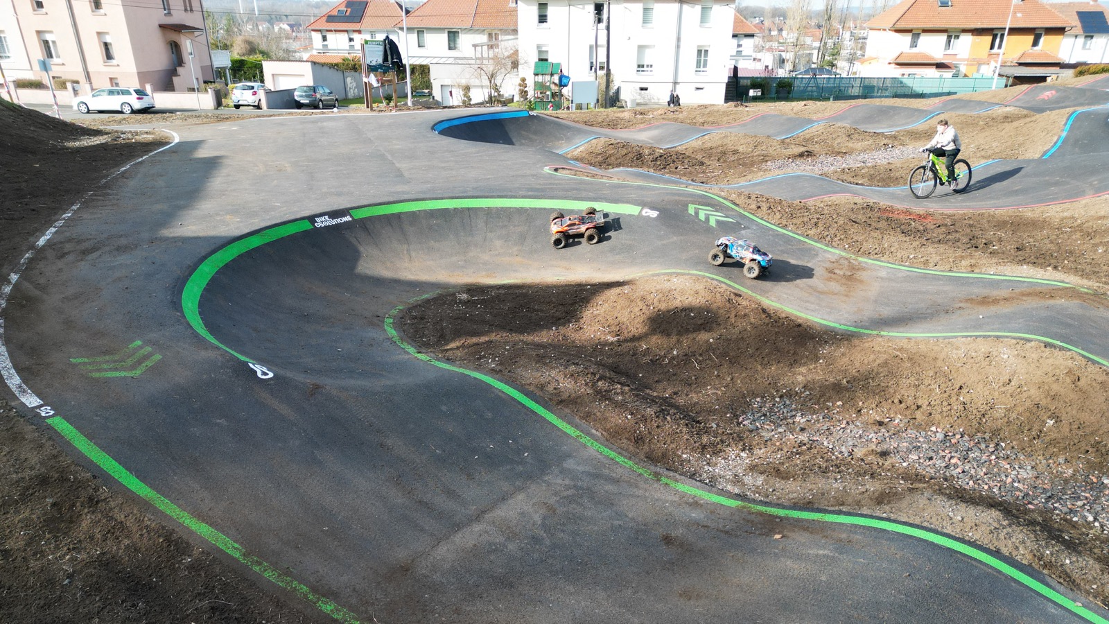 Vue aérienne de la pumptrack de Forbach (57) - Réalisation C2 MARQUAGE