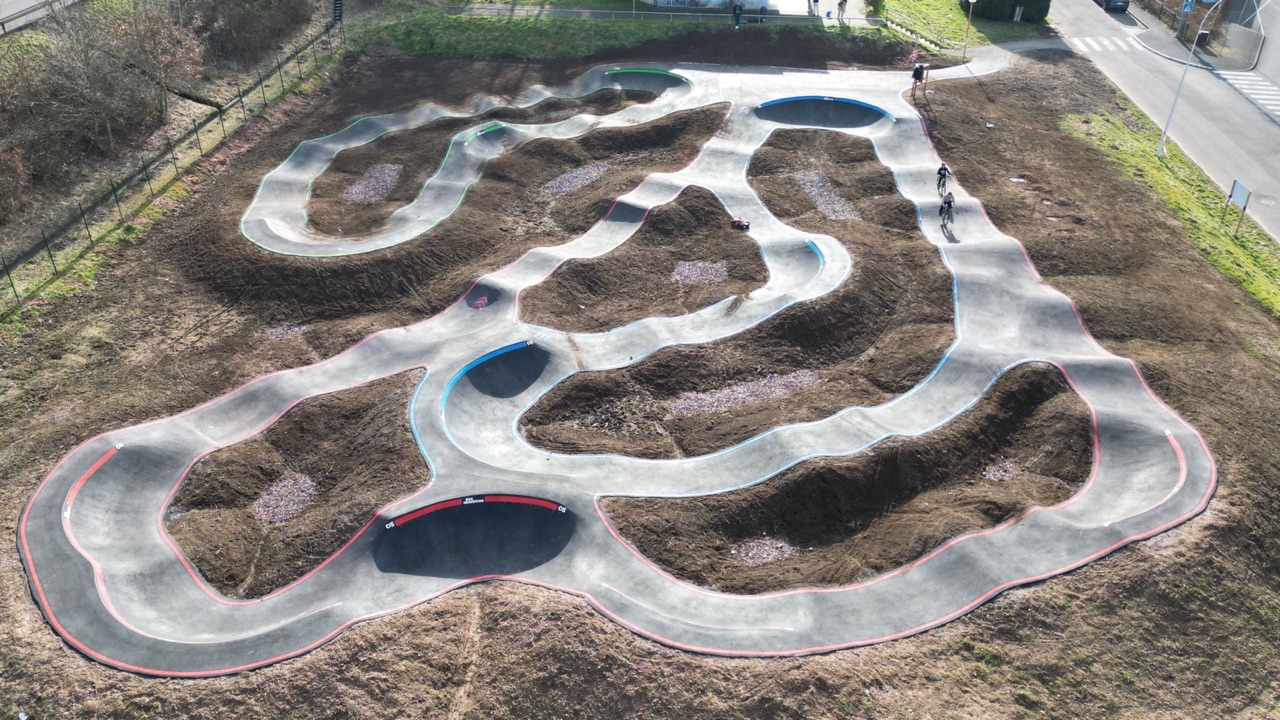 Pumptrack de Forbach (57) - Réalisation C2 MARQUAGE