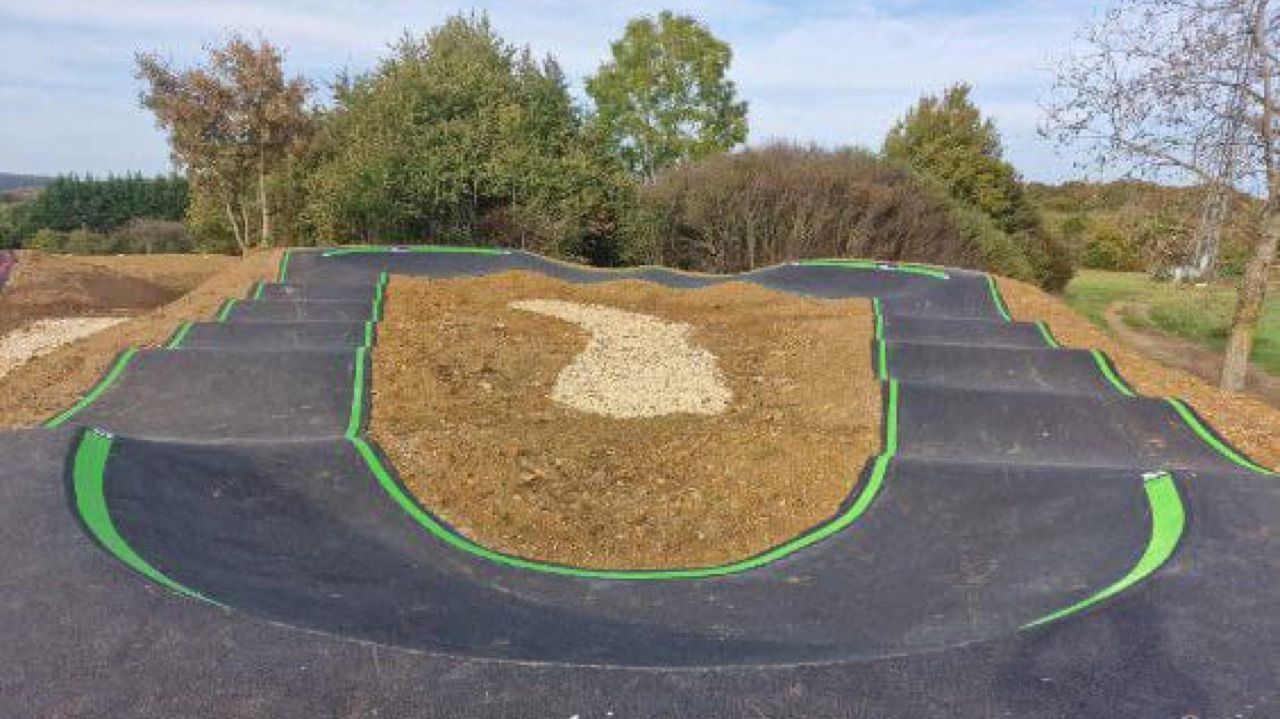 Pumptrack de Mexy (54) - Réalisation C2 MARQUAGE