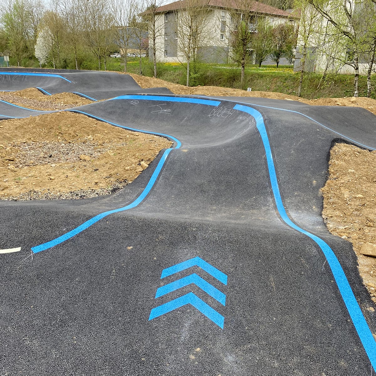 Pumptrack de Saulnes (54) - Réalisation C2 MARQUAGE