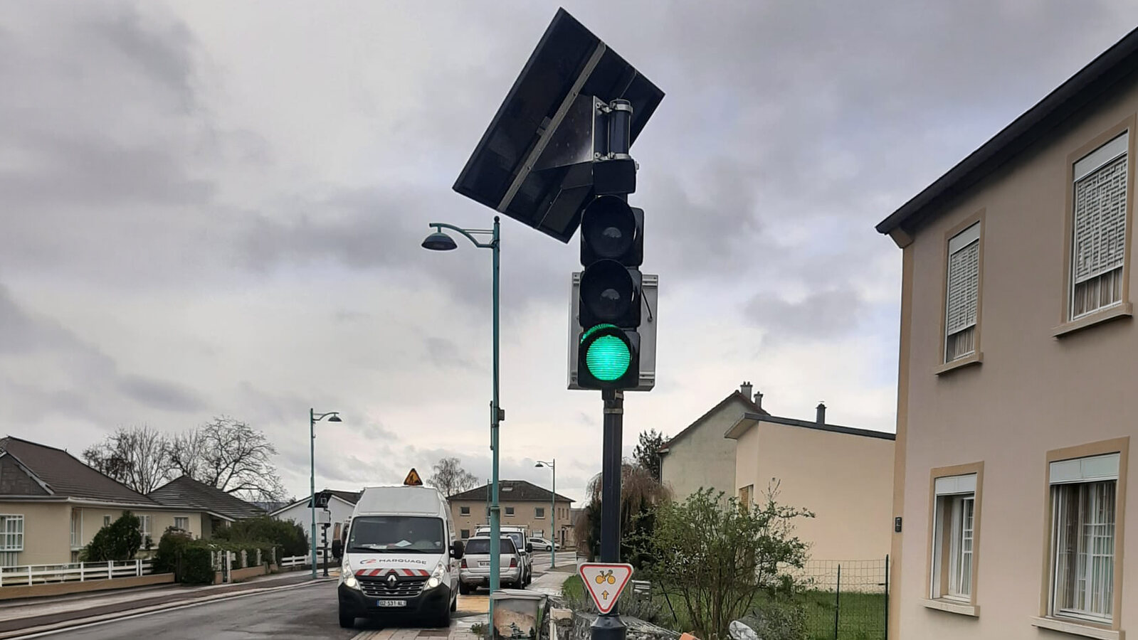 Feu tricolore à récompense solaire installé à Tréméry (57)