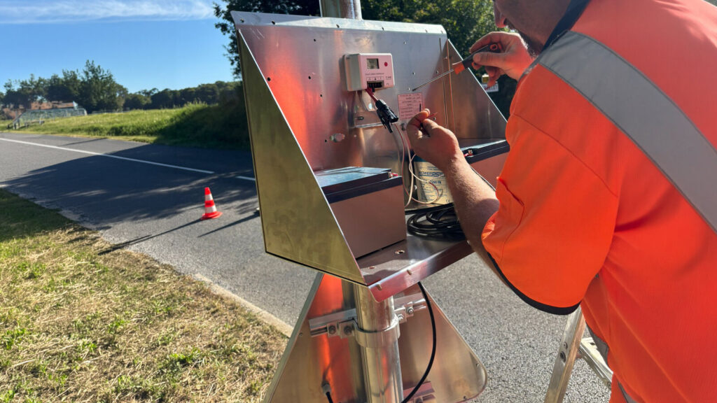 Installation d’un équipement de sécurisation solaire à Tiercelet par C2 MARQUAGE